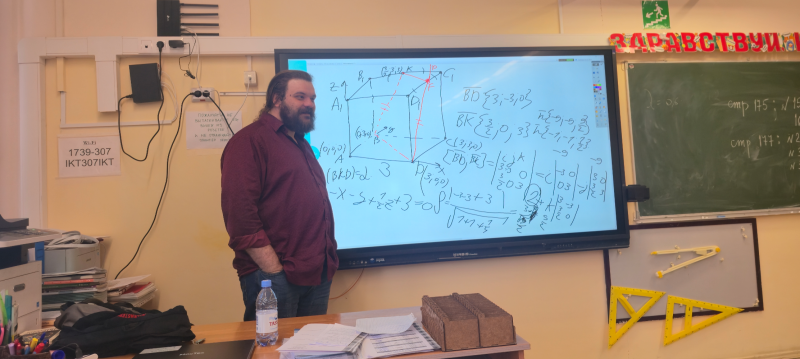 Ученики школ №1194 и №1557 готовятся к ЕГЭ под руководством преподавателей МИЭТ