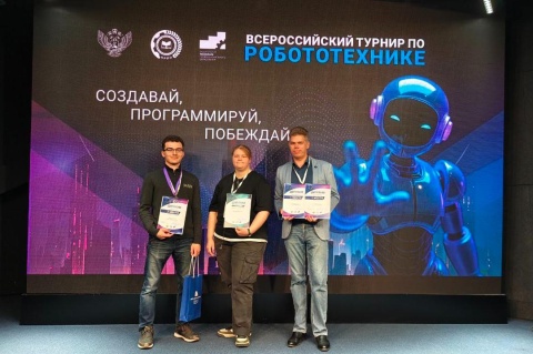 Миэтовцы — лидеры Всероссийского турнира по робототехнике