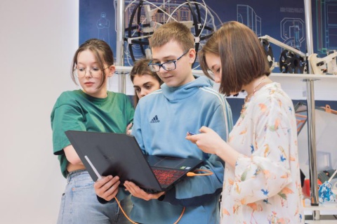 МИЭТ приглашает на занятия детей 4-17 лет МИЭТ приглашает на занятия детей 4-17 лет